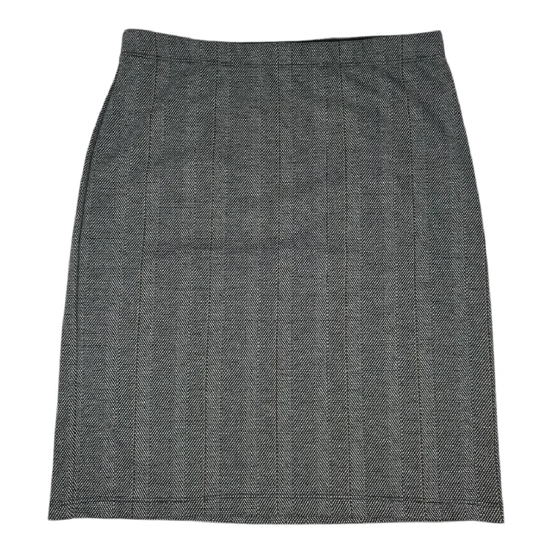 Skirt Mini & Short By Max Studio In Grey, Size: S